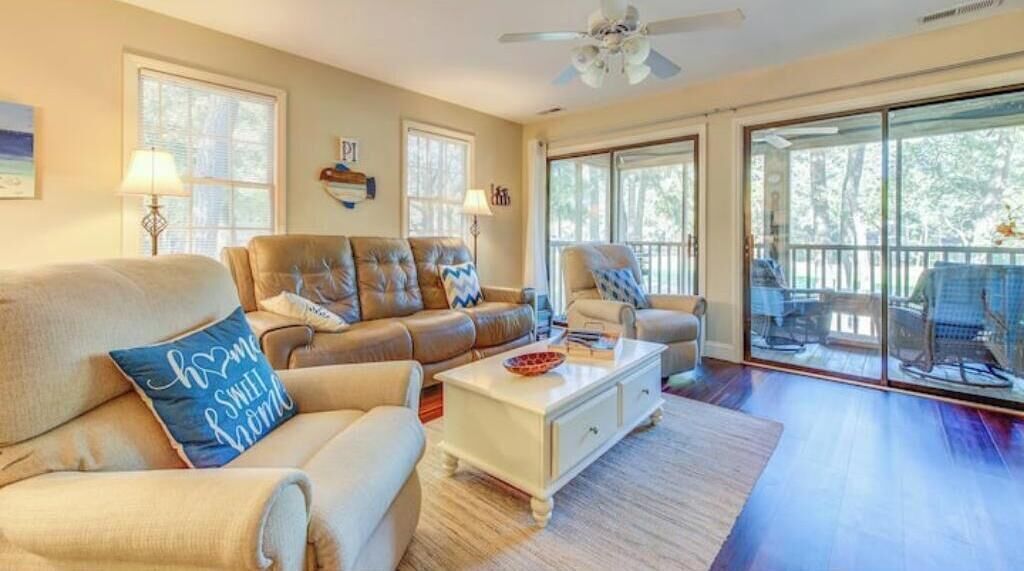 تلفزيون ذكي، ألعاب فيديو، مشغل دي في دي، كُتُب