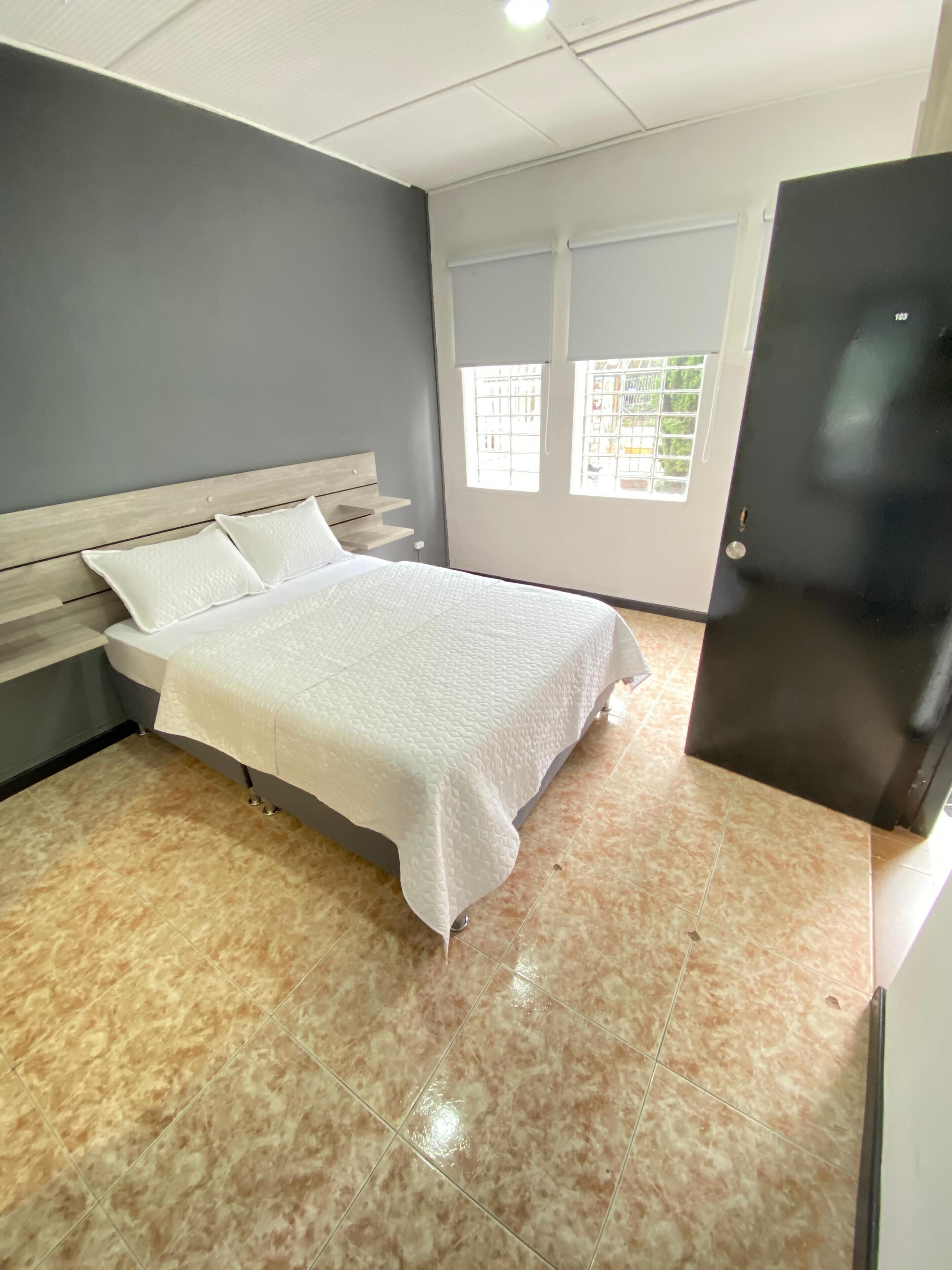 双人房, 1 张双人床, 城市景观 | 办公桌、熨斗/熨衣板、免费 WiFi