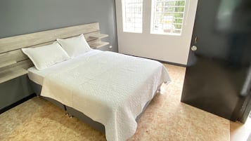 Double Room, 1 Double Bed, City View | Desk, iron/ironing board, free WiFi