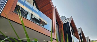 Pinot Noir Cabin - Urban Cabin