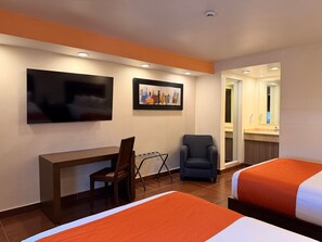 Basic Suite | Down duvets, desk, laptop workspace, iron/ironing board (on request) - Hotel Buen Valle (Torreón)