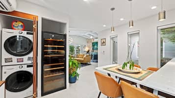 Luxury Villa | Dining room