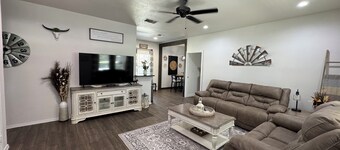 Burleson Farmhouse 3-bedroom house