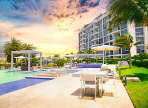 Outdoor pool - Modern Apartment Oranjestad West Aruba (Oranjestad)