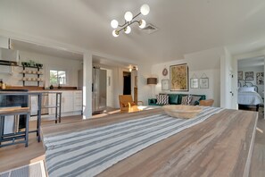 4 bedrooms, WiFi, bed sheets