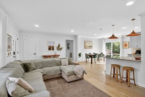 Tv, pejs, bordtennisbord