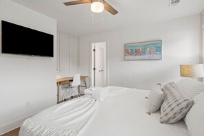 3 bedrooms, desk, iron/ironing board, free WiFi