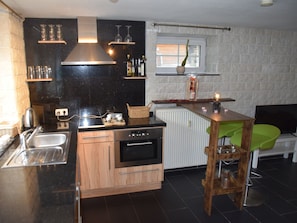 Apartment | Private kitchen - Bewitching Apartment With Garden and Terrace (Wadern)