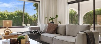 Villa Byron | Mediterranean-style villa