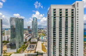 Exterior - Resort Style Condo in Downtown with Pool & Gym (Miami)