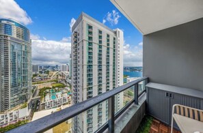 Property grounds - Resort Style Condo in Downtown with Pool & Gym (Miami)