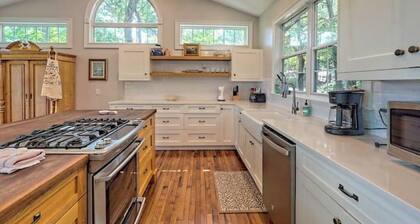 Relaxing Hiawassee Retreat in North Georgia