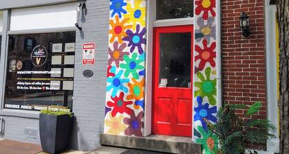 Spacious Downtown Frederick, 3 BR, Full Kitchen Off Street Parking