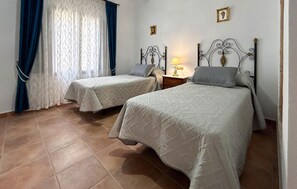 3 Schlafzimmer, Reisekinderbett, kostenloses WLAN