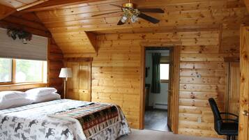 6 habitaciones, escritorio y tabla de planchar con plancha