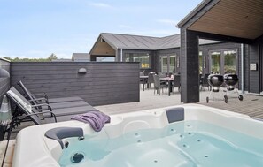 Terrace/patio - Cozy home in ålbæk with sauna (Ålbæk)