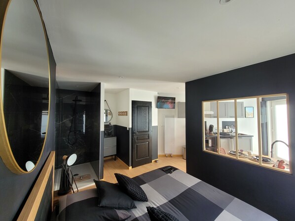 1 chambre, lit parapluie, Wi-Fi gratuit, draps fournis