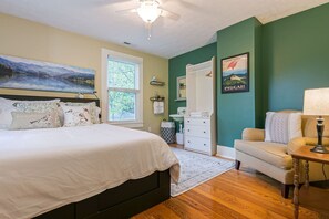 5 Schlafzimmer, Schreibtisch, Bügeleisen/Bügelbrett, WLAN