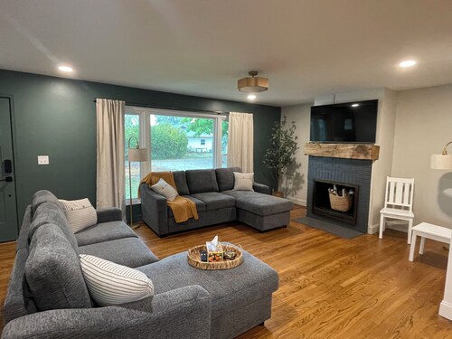 mi casa es TU casa (Center)