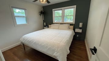2 slaapkamers, een strijkplank/strijkijzer, wifi, beddengoed