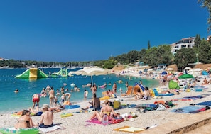 Beach - Awesome home in Stinjan with WiFi (Stinjan)