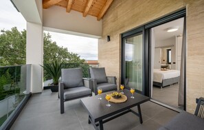 Terrace/patio - Awesome home in Stinjan with WiFi (Stinjan)