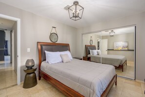 3 bedrooms, desk, iron/ironing board, travel crib