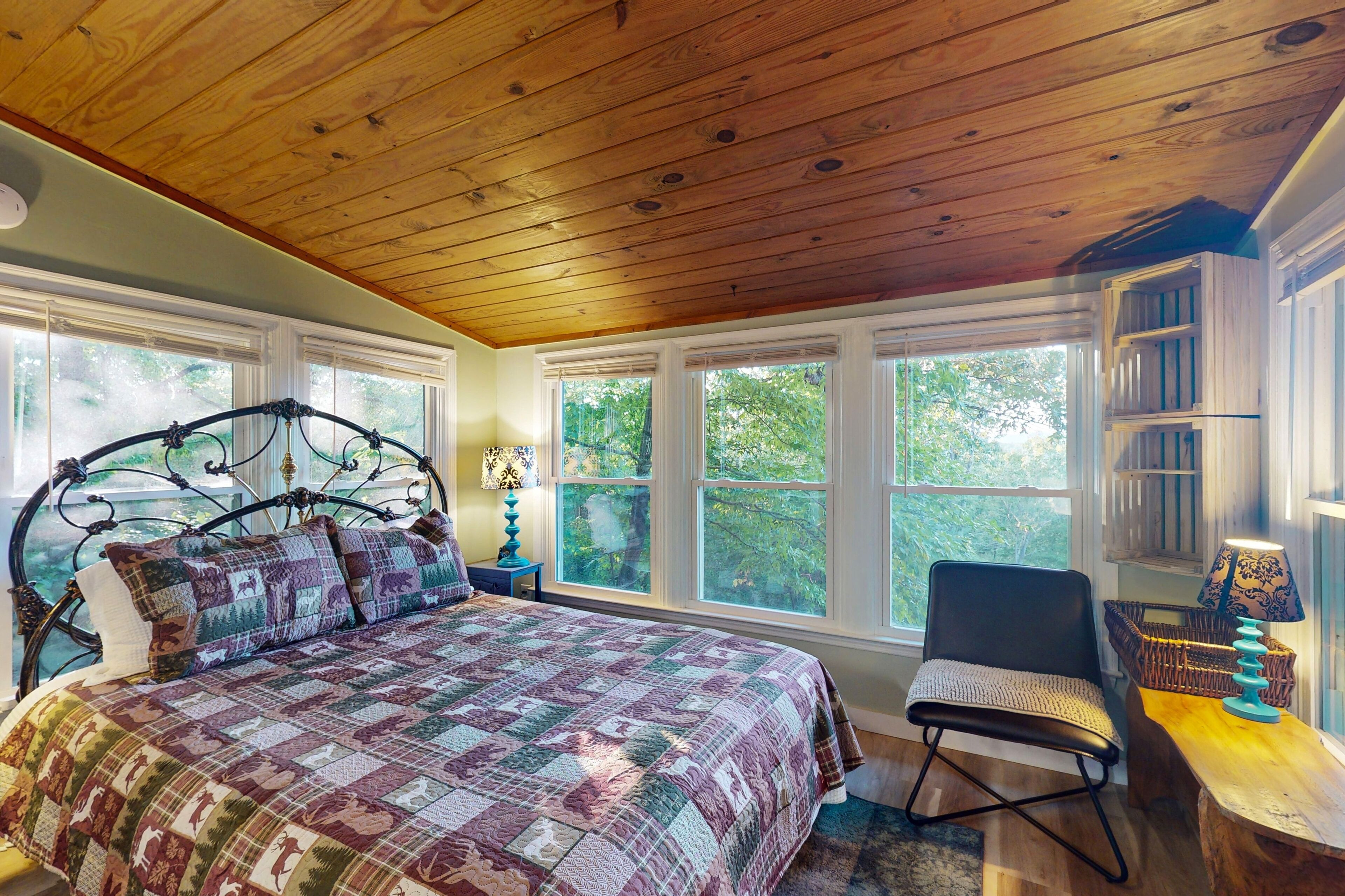 1 bedroom, iron/ironing board, internet, bed sheets