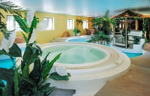 Piscine intérieure