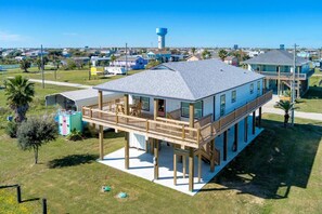Exterior - 3 Bd/2.5 Bth, King Bed, Walk to Beach (Bolivar Peninsula)