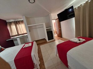 Triple Room | Free WiFi, bed sheets - Hotel Capri Playa (Veracruz)