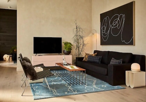 Archway Hotel & Residences