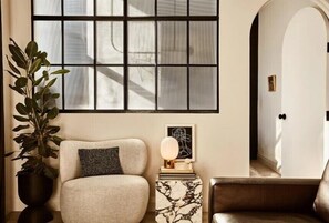 Svit Deluxe - 2 sovrum - hörn | Vardagsrum | Tv