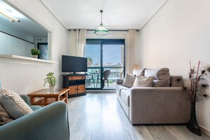 TV - MalagaSuite Sol & Mar Torremolinos (Torremolinos)