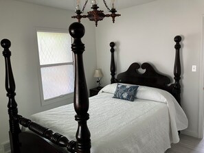 2 makuuhuonetta, silitysrauta/-lauta, Wi-Fi, vuodevaatteet