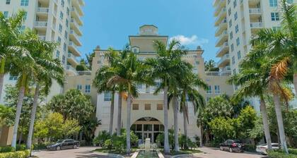 316s Serenity by the Sea Suite, 1 Bedroom and 2 Murphy Beds Close to Beach, Shops & Restaurants, Dog Friendly