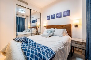 1 habitación, tabla de planchar con plancha y wifi 