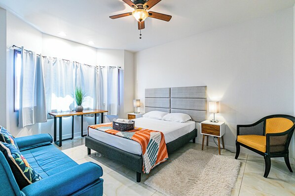 1 chambre, bureau, fer et planche à repasser, accès au Wi-Fi (inclus)