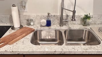 冰箱、微波炉、炉灶、茶具/咖啡用具