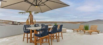 By Sand Hollow, Rooftop Patio & Private Hot tub!