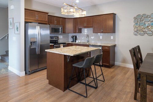 4 bedroom Townhouse Stonebridge