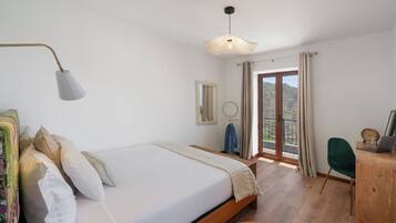 4 多间卧室、办公桌、熨斗/熨衣板、WiFi