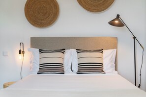 4 slaapkamers, een bureau, een strijkplank/strijkijzer, wifi