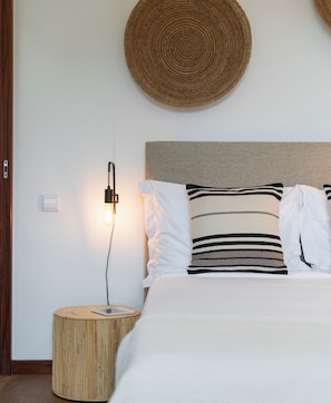 4 habitaciones, escritorio, tabla de planchar con plancha y wifi 