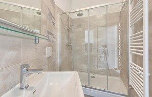 Een douche, een haardroger