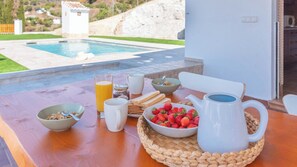 Outdoor dining - Villa Gómez Frigiliana by Ruralidays (Málaga)