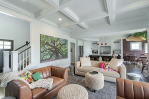 Smart TV, fireplace, books, offices