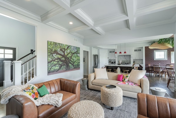 Smart TV, fireplace, books, offices