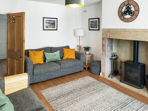 TV, fireplace - 2 bedroom accommodation in Warkworth (Warkworth)