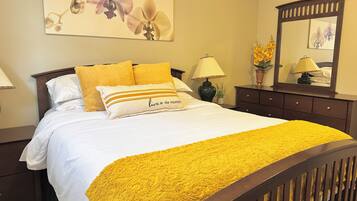 2 bedrooms, iron/ironing board, WiFi, bed sheets